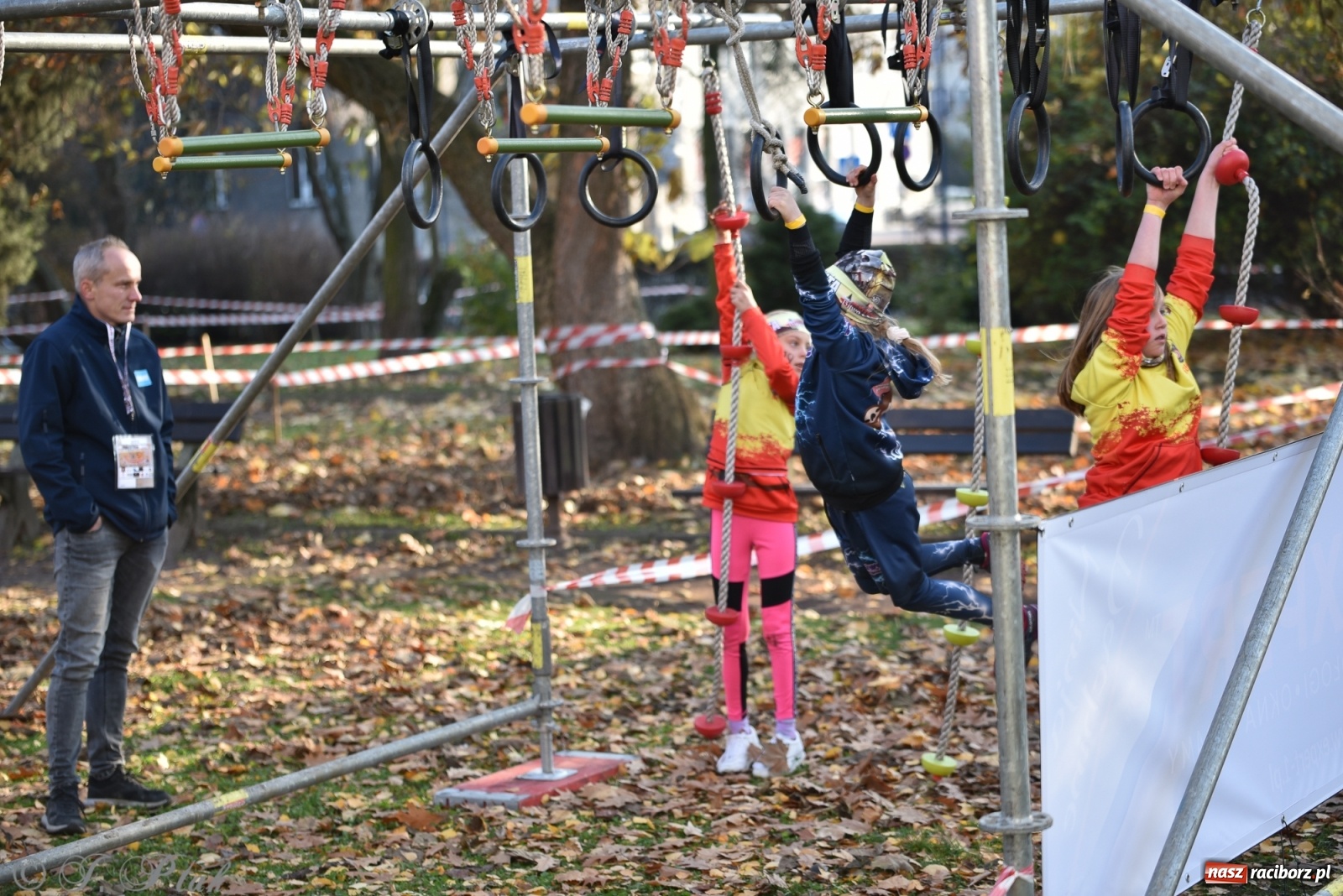 Zdjęcie w galerii na portalu naszraciborz.pl: Bitwa o raciborską basztę. Bieg OCR dla dzieci na Święto Niepodległości wiadomości z regionu