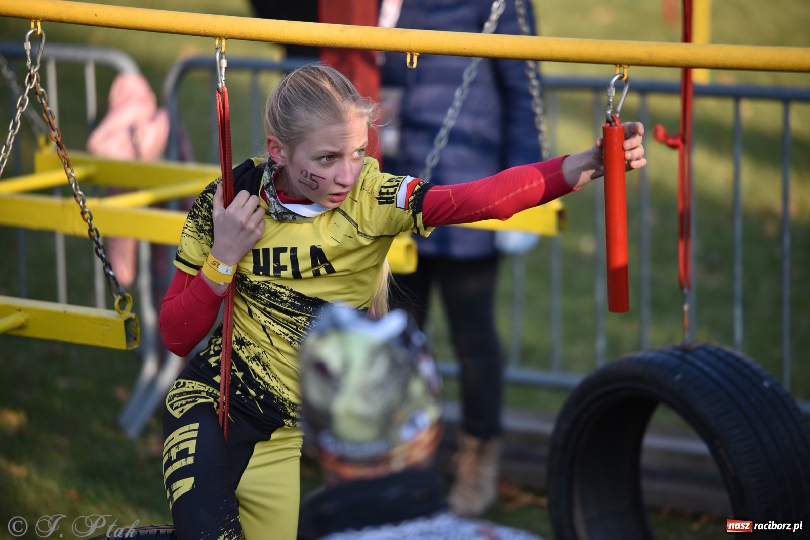 Zdjęcie w galerii na portalu naszraciborz.pl: Bitwa o raciborską basztę. Bieg OCR dla dzieci na Święto Niepodległości wiadomości z regionu