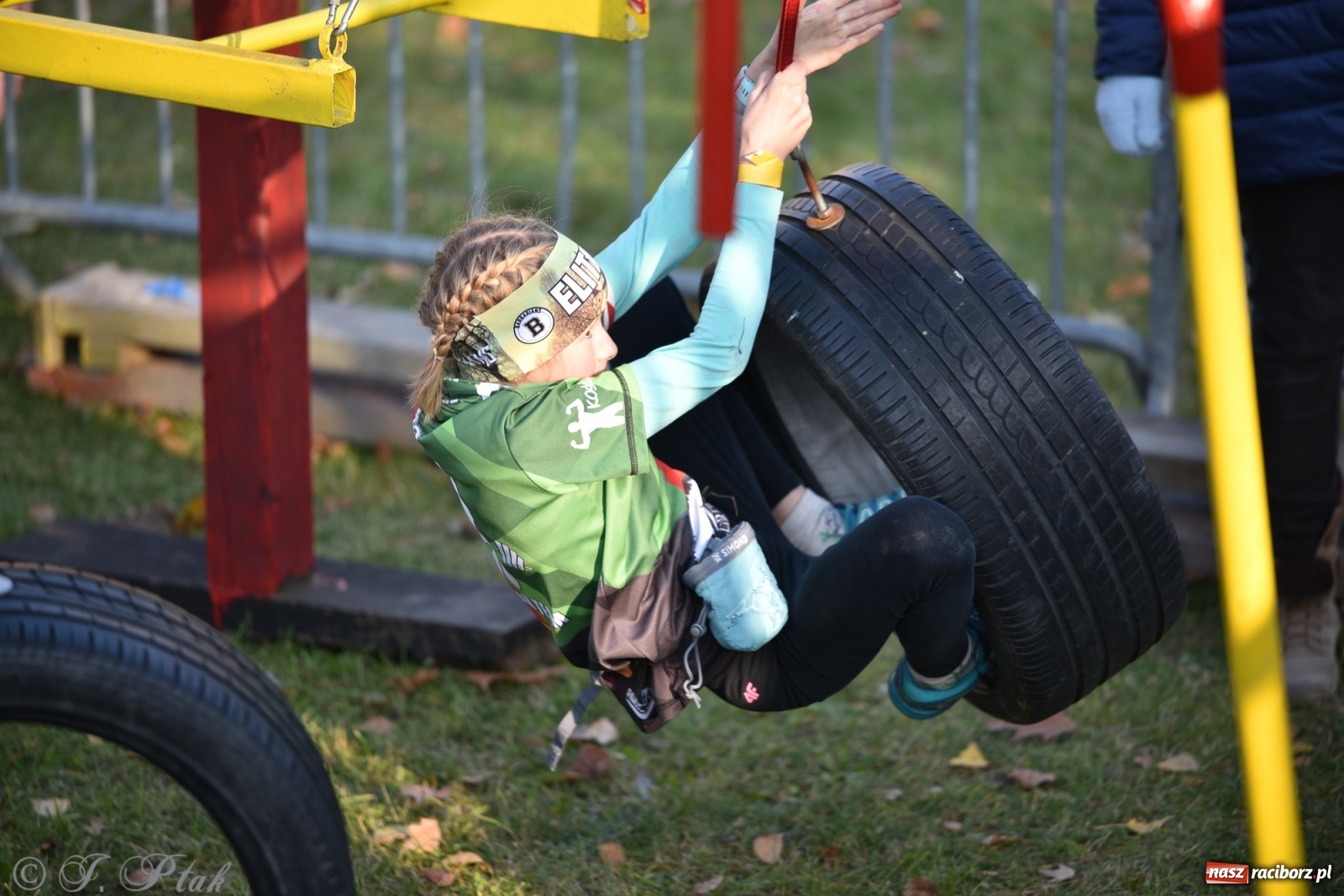 Zdjęcie w galerii na portalu naszraciborz.pl: Bitwa o raciborską basztę. Bieg OCR dla dzieci na Święto Niepodległości wiadomości z regionu