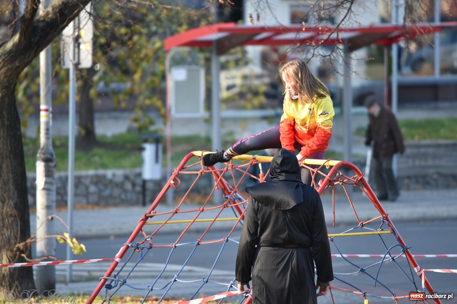 Zdjęcie w galerii na portalu naszraciborz.pl: Bitwa o raciborską basztę. Bieg OCR dla dzieci na Święto Niepodległości wiadomości z regionu