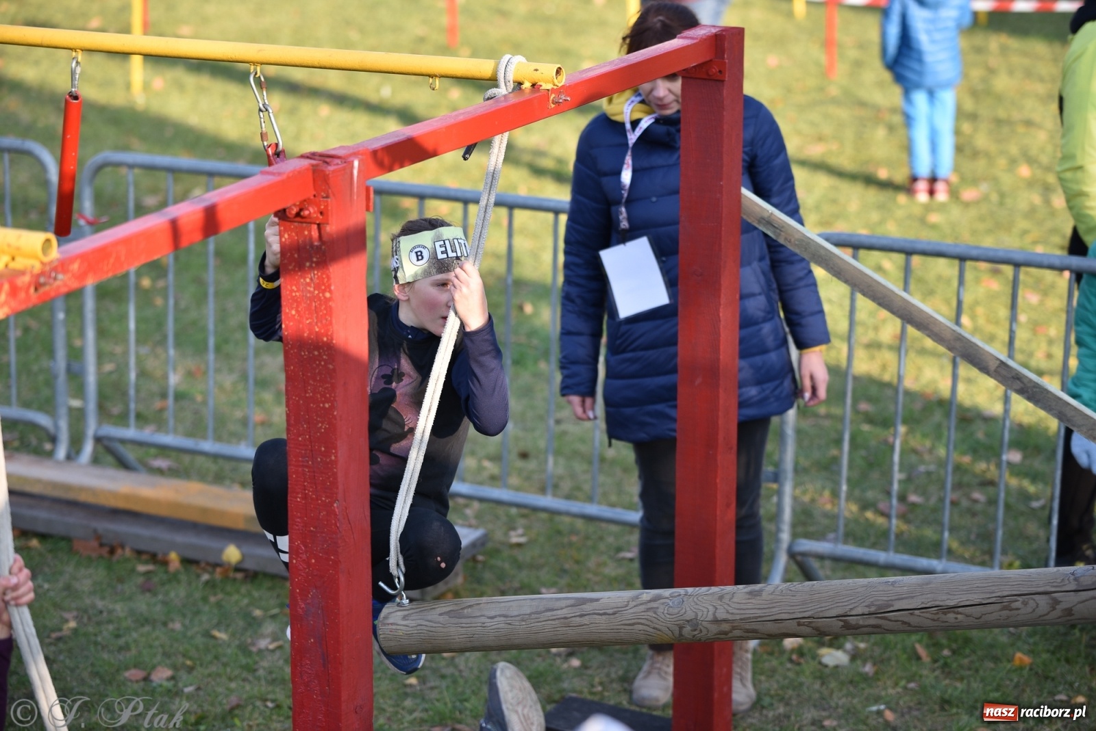 Zdjęcie w galerii na portalu naszraciborz.pl: Bitwa o raciborską basztę. Bieg OCR dla dzieci na Święto Niepodległości wiadomości z regionu