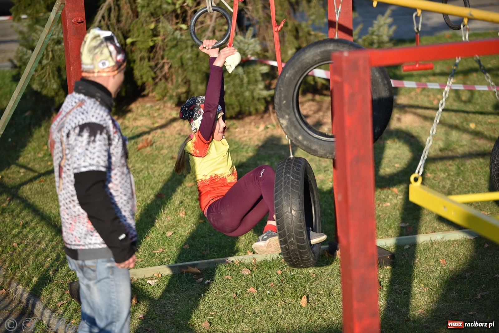Zdjęcie w galerii na portalu naszraciborz.pl: Bitwa o raciborską basztę. Bieg OCR dla dzieci na Święto Niepodległości wiadomości z regionu