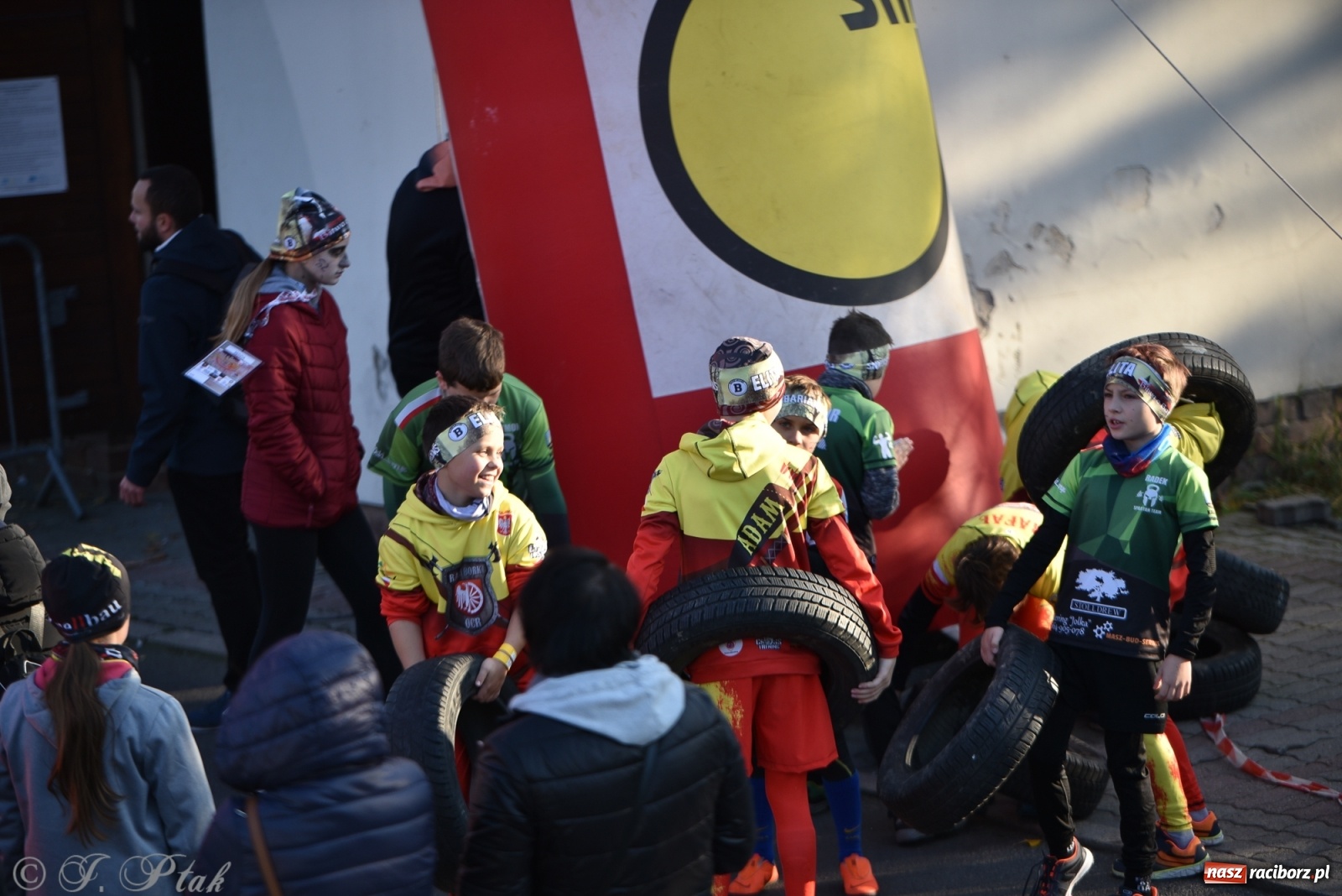 Zdjęcie w galerii na portalu naszraciborz.pl: Bitwa o raciborską basztę. Bieg OCR dla dzieci na Święto Niepodległości wiadomości z regionu