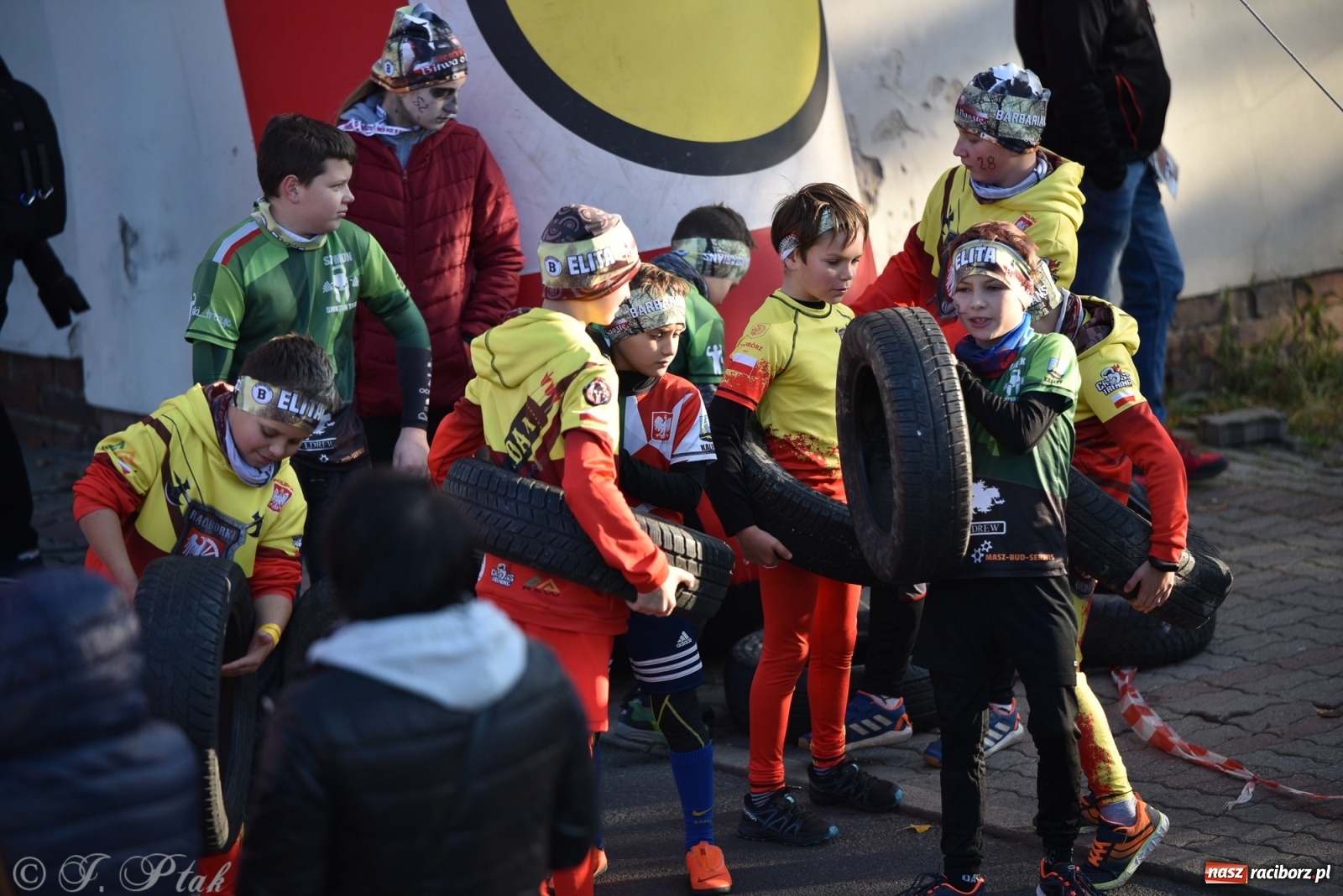 Zdjęcie w galerii na portalu naszraciborz.pl: Bitwa o raciborską basztę. Bieg OCR dla dzieci na Święto Niepodległości wiadomości z regionu