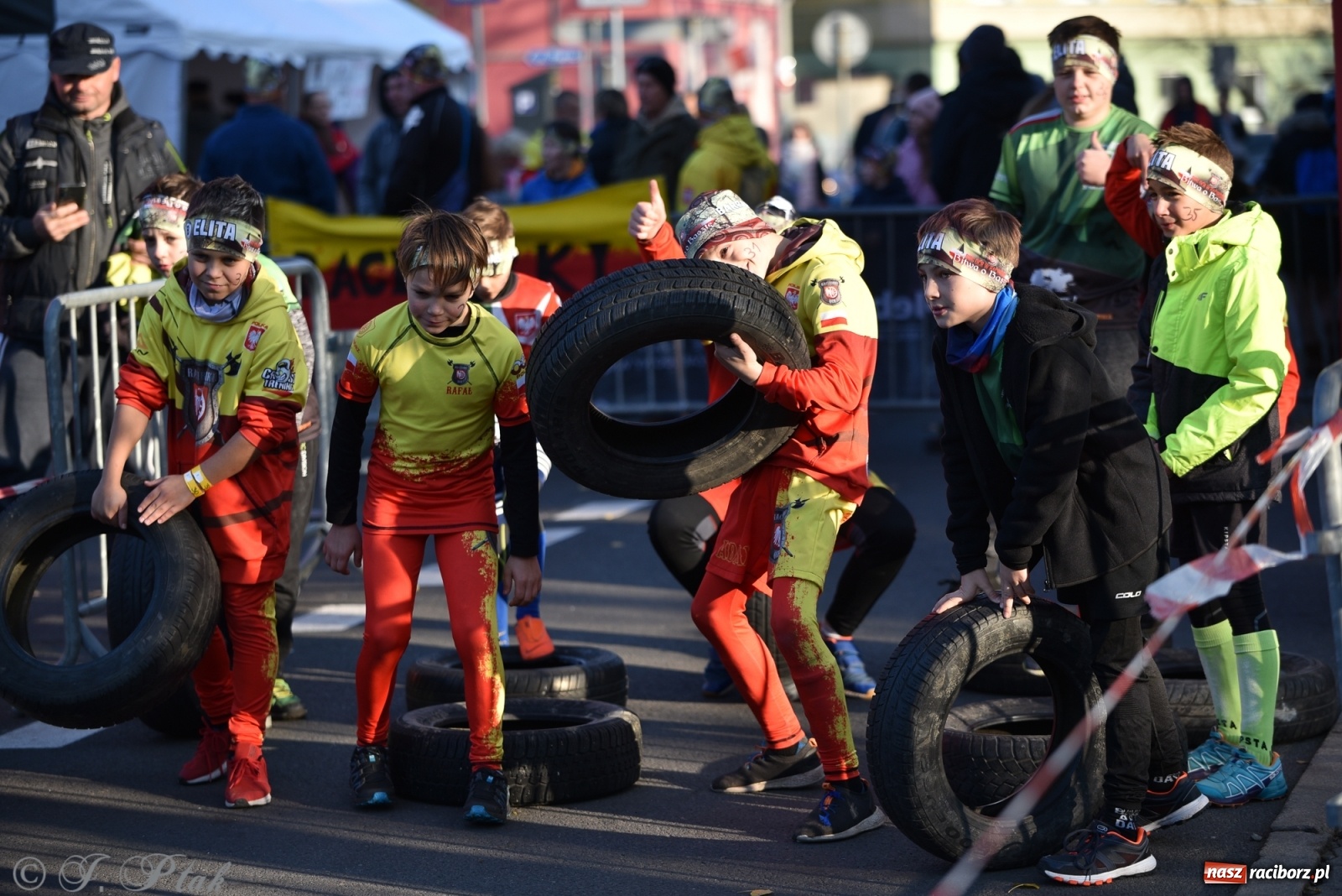 Zdjęcie w galerii na portalu naszraciborz.pl: Bitwa o raciborską basztę. Bieg OCR dla dzieci na Święto Niepodległości wiadomości z regionu