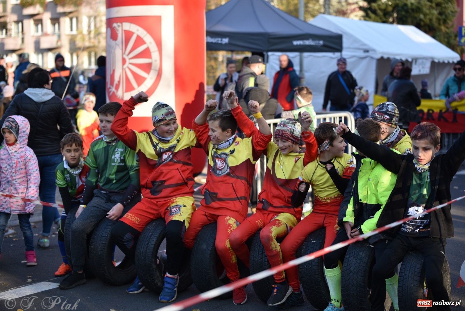 Zdjęcie w galerii na portalu naszraciborz.pl: Bitwa o raciborską basztę. Bieg OCR dla dzieci na Święto Niepodległości wiadomości z regionu