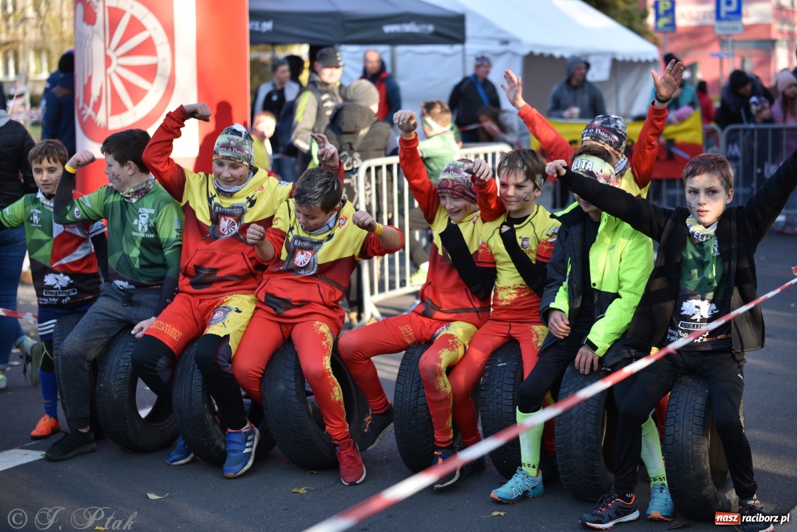 Zdjęcie w galerii na portalu naszraciborz.pl: Bitwa o raciborską basztę. Bieg OCR dla dzieci na Święto Niepodległości wiadomości z regionu