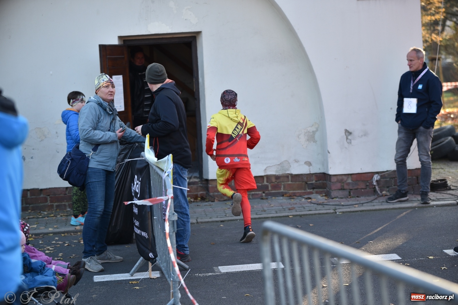 Zdjęcie w galerii na portalu naszraciborz.pl: Bitwa o raciborską basztę. Bieg OCR dla dzieci na Święto Niepodległości wiadomości z regionu