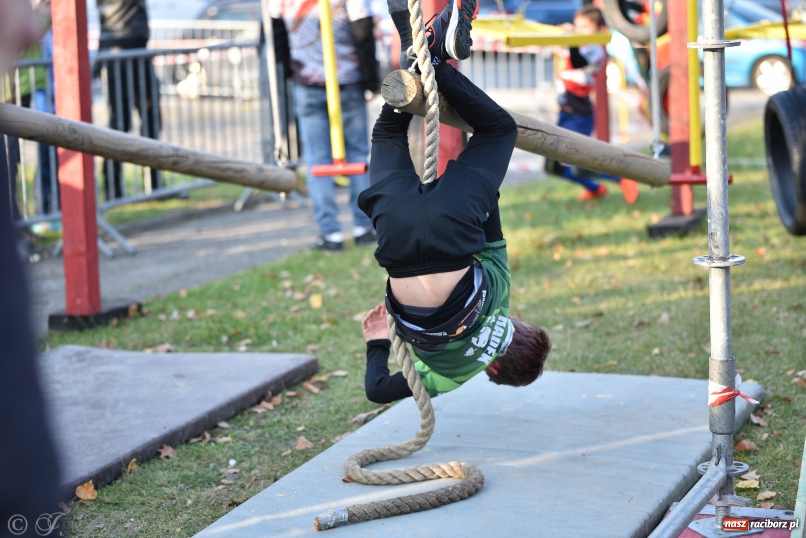 Zdjęcie w galerii na portalu naszraciborz.pl: Bitwa o raciborską basztę. Bieg OCR dla dzieci na Święto Niepodległości wiadomości z regionu