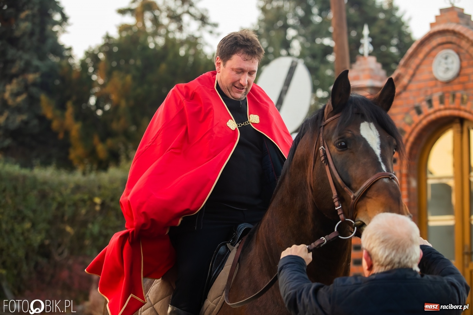 Zdjęcie w galerii na portalu naszraciborz.pl: Słodkie rogale i święty Marcin na koniu w Bieńkowicach [FOTO i WIDEO] wiadomości z regionu