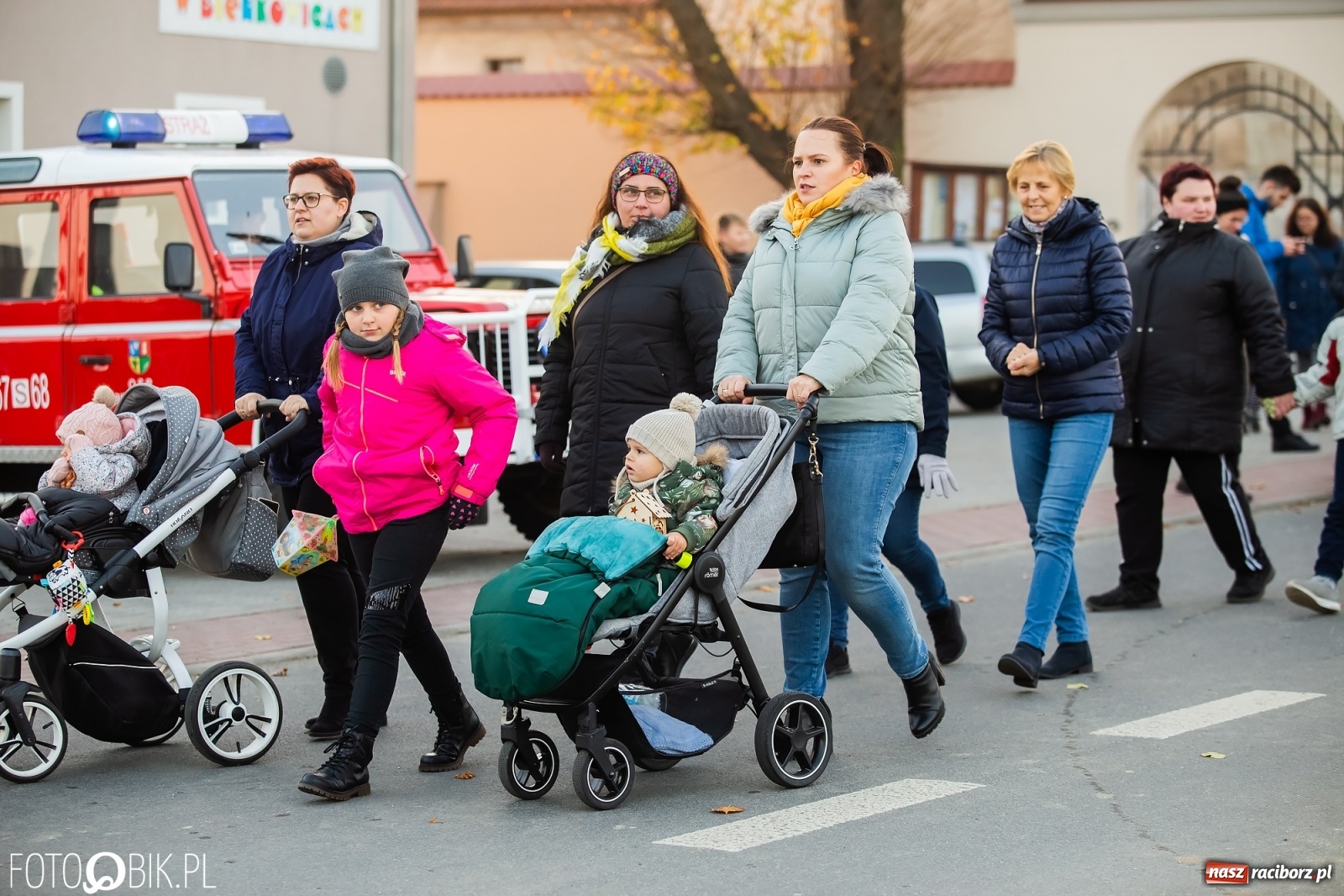 Zdjęcie w galerii na portalu naszraciborz.pl: Słodkie rogale i święty Marcin na koniu w Bieńkowicach [FOTO i WIDEO] wiadomości z regionu