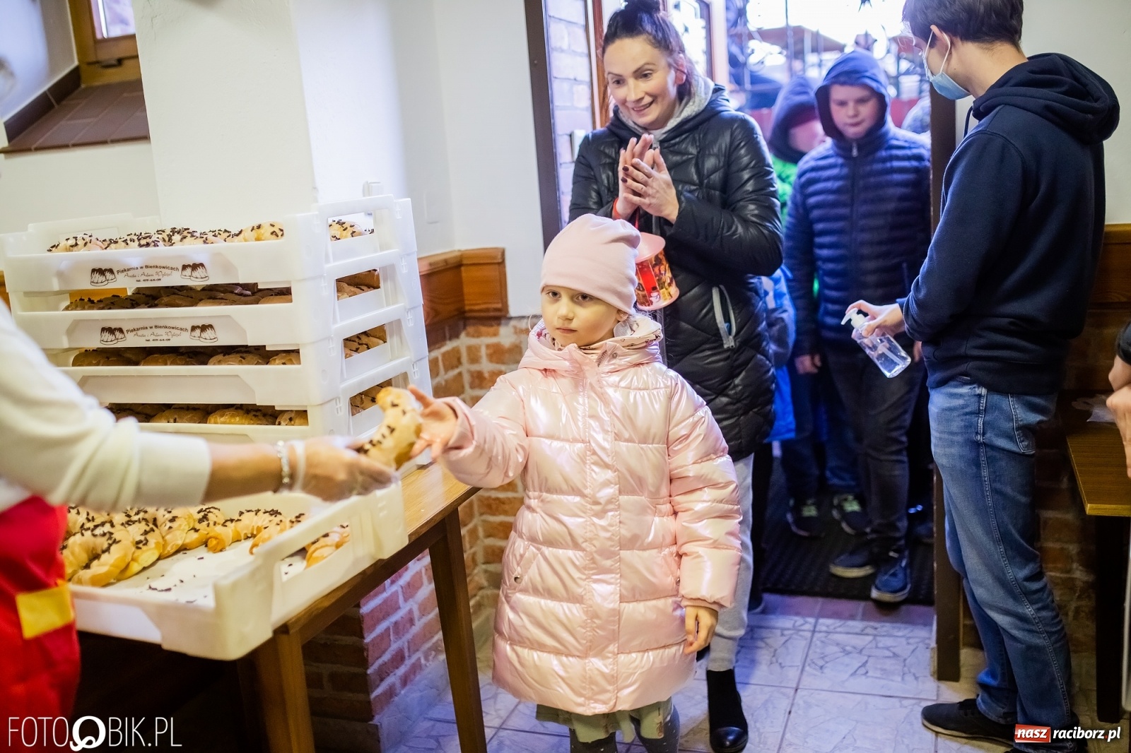 Zdjęcie w galerii na portalu naszraciborz.pl: Słodkie rogale i święty Marcin na koniu w Bieńkowicach [FOTO i WIDEO] wiadomości z regionu