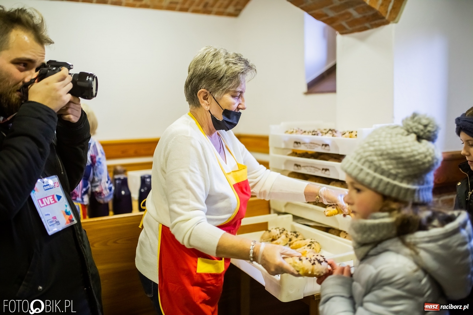 Zdjęcie w galerii na portalu naszraciborz.pl: Słodkie rogale i święty Marcin na koniu w Bieńkowicach [FOTO i WIDEO] wiadomości z regionu