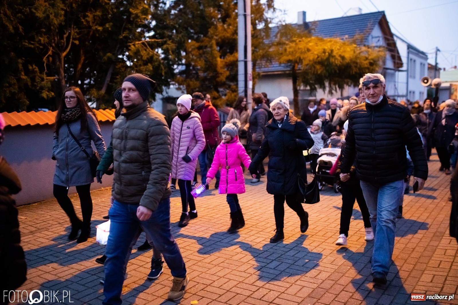 Zdjęcie w galerii na portalu naszraciborz.pl: Św. Marcin z Tours pojawił się dziś na Starej Wsi w Raciborzu [FOTO i WIDEO] wiadomości z regionu