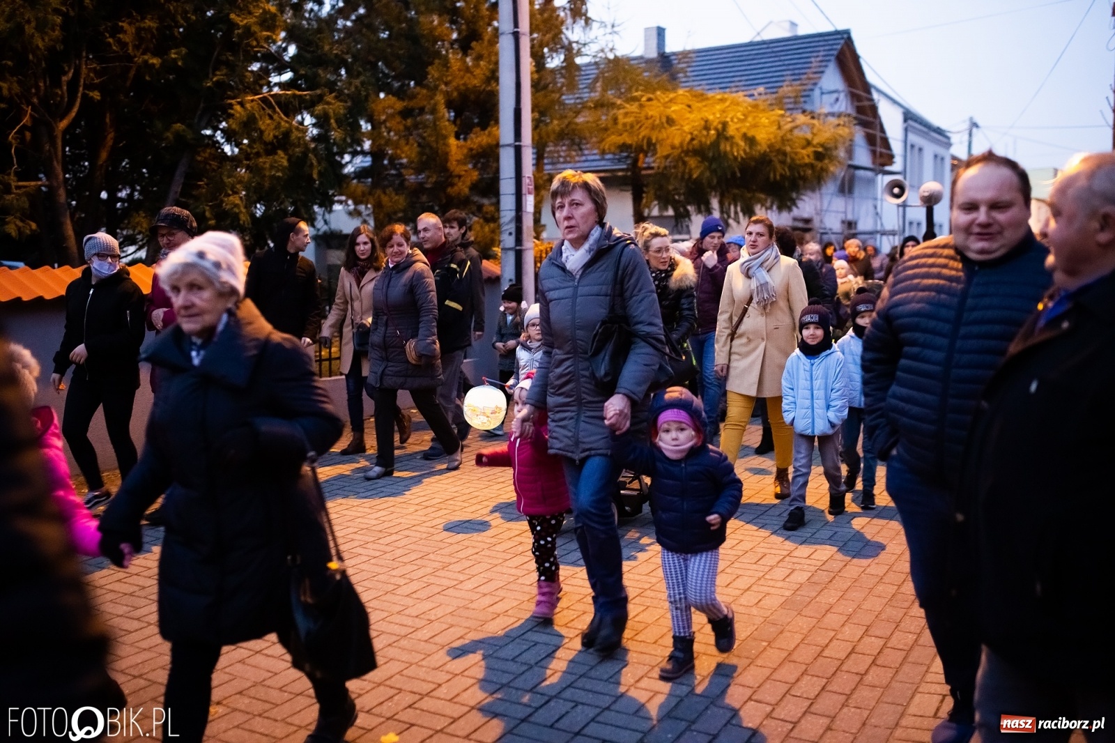 Zdjęcie w galerii na portalu naszraciborz.pl: Św. Marcin z Tours pojawił się dziś na Starej Wsi w Raciborzu [FOTO i WIDEO] wiadomości z regionu