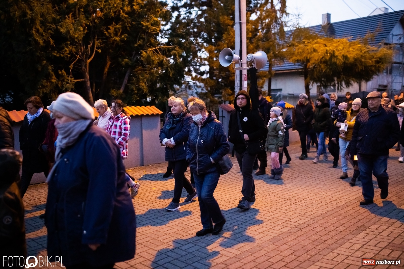 Zdjęcie w galerii na portalu naszraciborz.pl: Św. Marcin z Tours pojawił się dziś na Starej Wsi w Raciborzu [FOTO i WIDEO] wiadomości z regionu