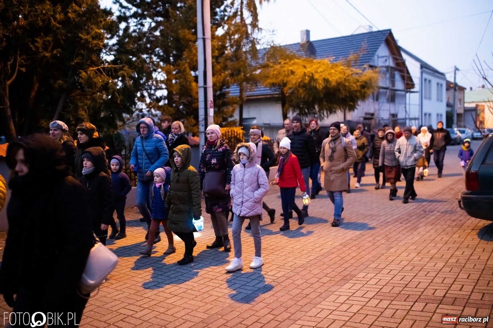 Zdjęcie w galerii na portalu naszraciborz.pl: Św. Marcin z Tours pojawił się dziś na Starej Wsi w Raciborzu [FOTO i WIDEO] wiadomości z regionu