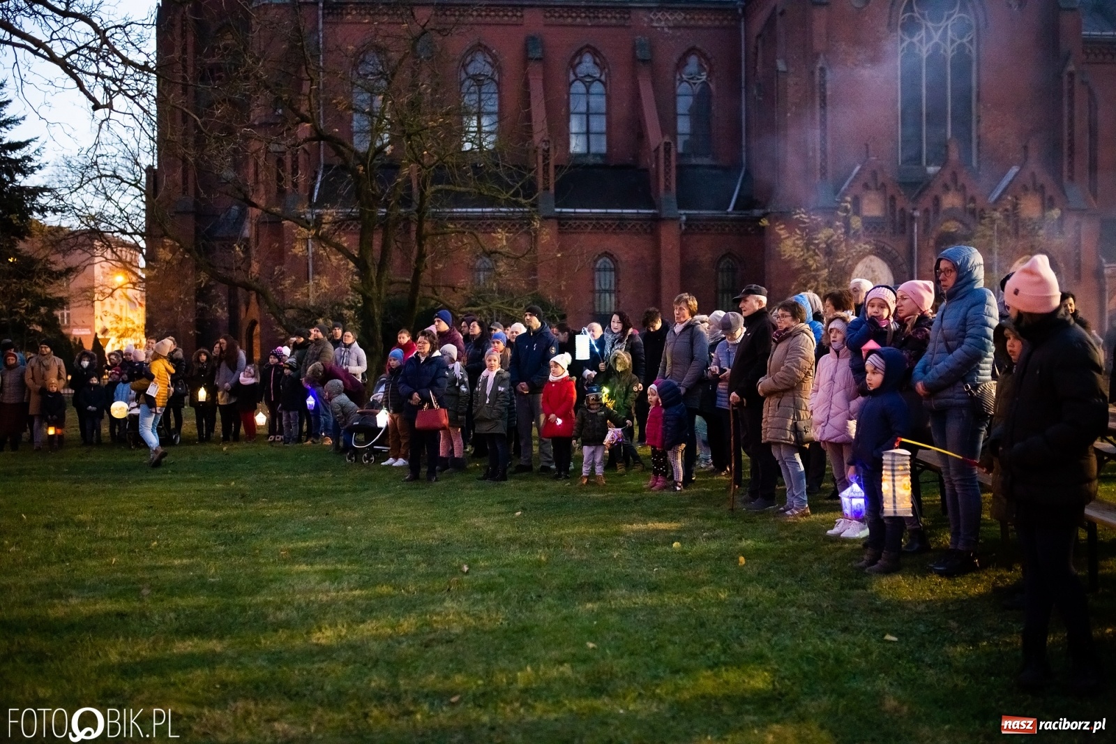 Zdjęcie w galerii na portalu naszraciborz.pl: Św. Marcin z Tours pojawił się dziś na Starej Wsi w Raciborzu [FOTO i WIDEO] wiadomości z regionu