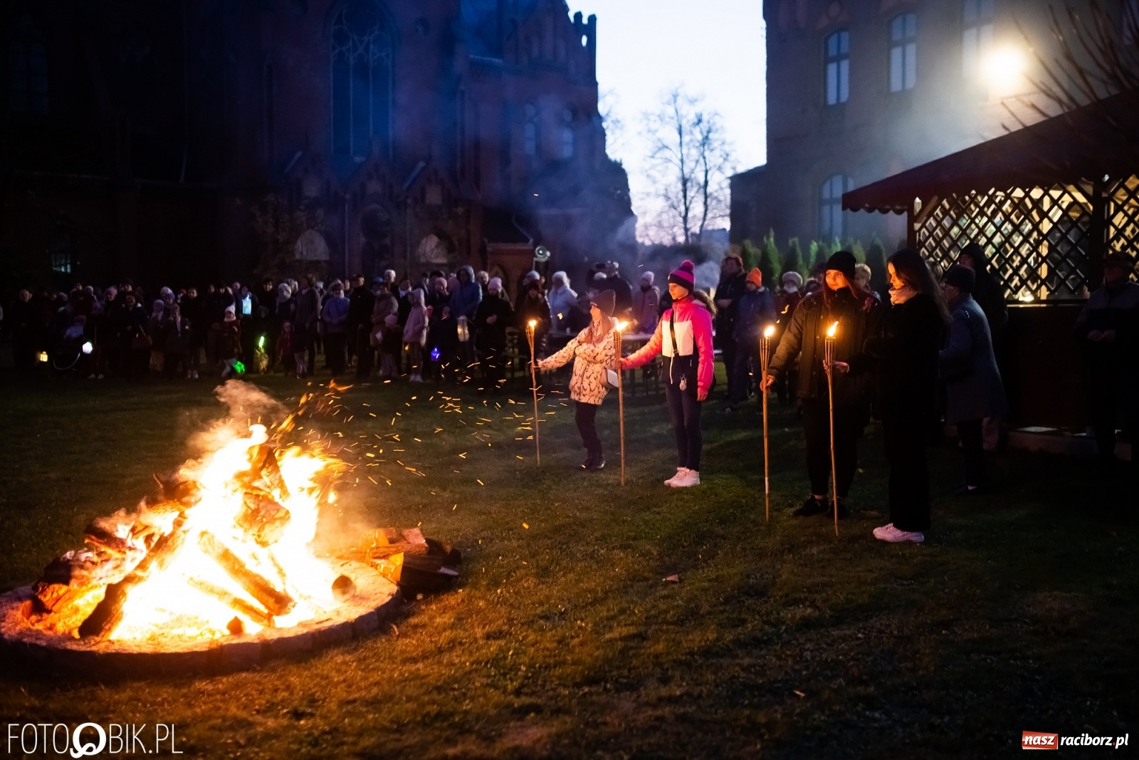 Zdjęcie w galerii na portalu naszraciborz.pl: Św. Marcin z Tours pojawił się dziś na Starej Wsi w Raciborzu [FOTO i WIDEO] wiadomości z regionu
