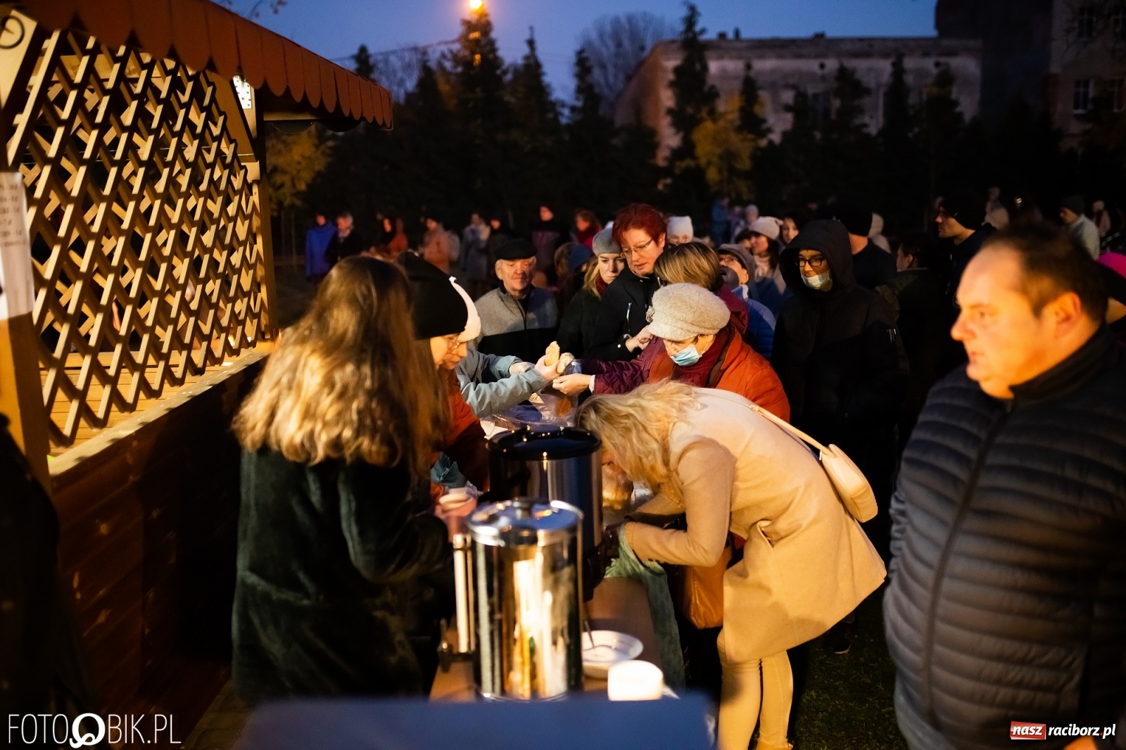 Zdjęcie w galerii na portalu naszraciborz.pl: Św. Marcin z Tours pojawił się dziś na Starej Wsi w Raciborzu [FOTO i WIDEO] wiadomości z regionu