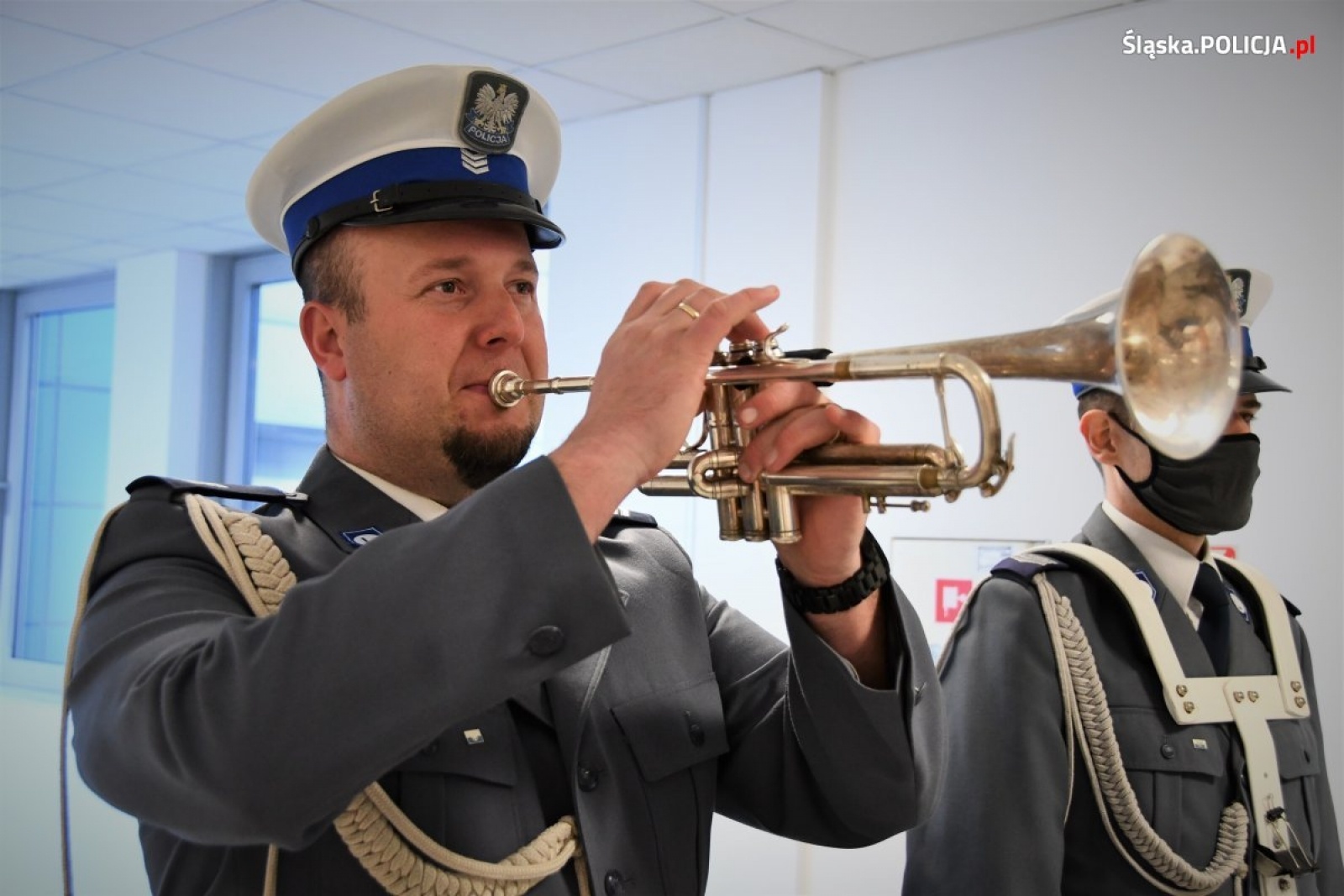 Zdjęcie w galerii na portalu naszraciborz.pl: W katowickiej komendzie policji uczczono pamięć śp. asp. Michała Kędzierskiego wiadomości z regionu