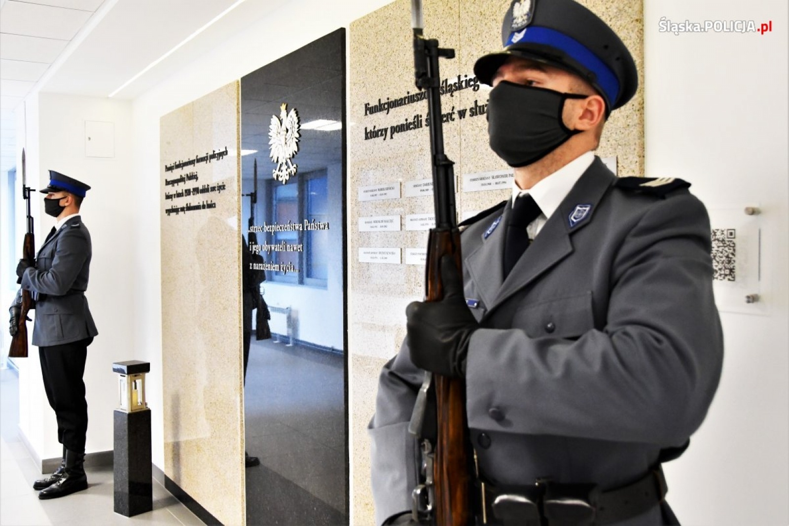 Zdjęcie w galerii na portalu naszraciborz.pl: W katowickiej komendzie policji uczczono pamięć śp. asp. Michała Kędzierskiego wiadomości z regionu