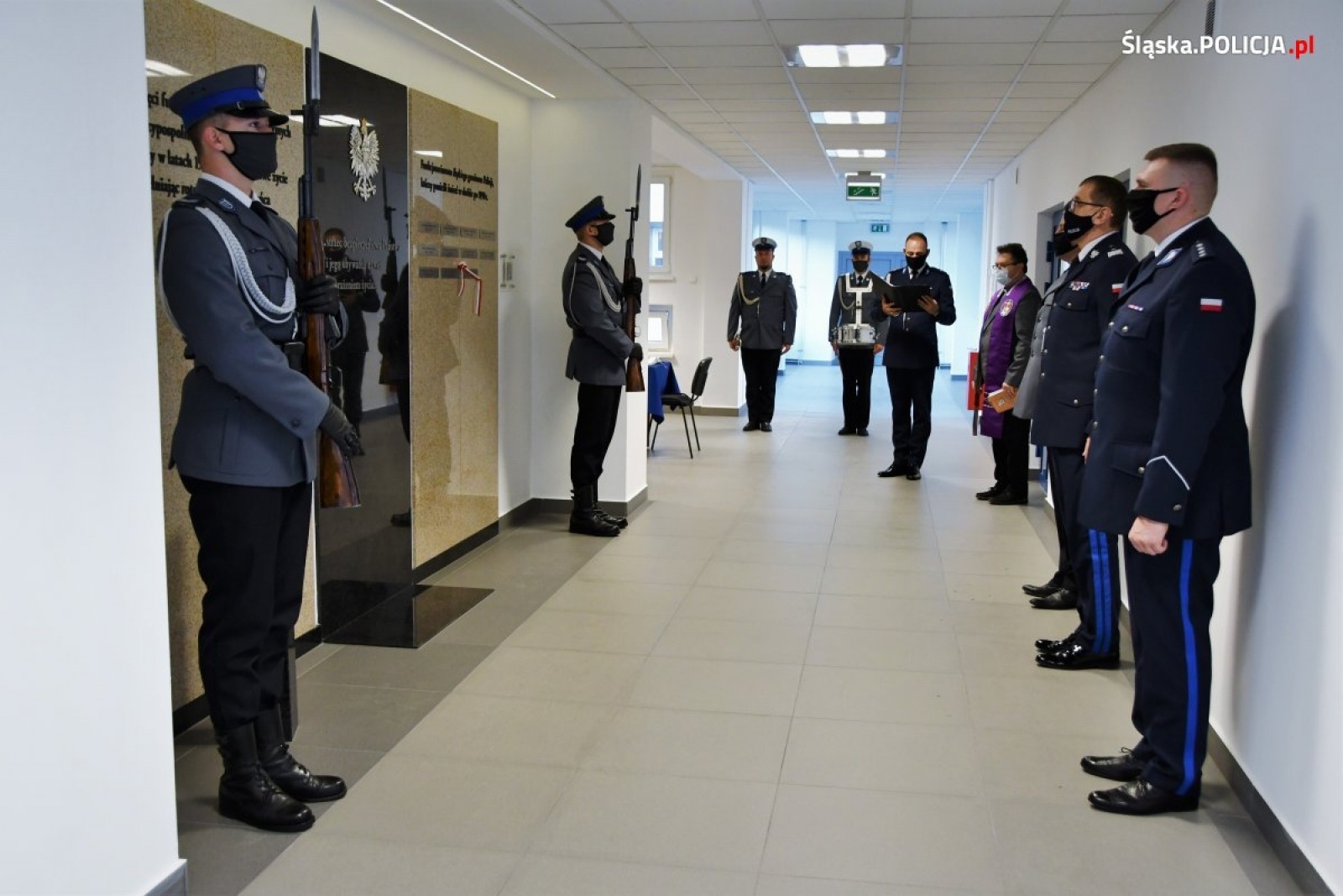 Zdjęcie w galerii na portalu naszraciborz.pl: W katowickiej komendzie policji uczczono pamięć śp. asp. Michała Kędzierskiego wiadomości z regionu