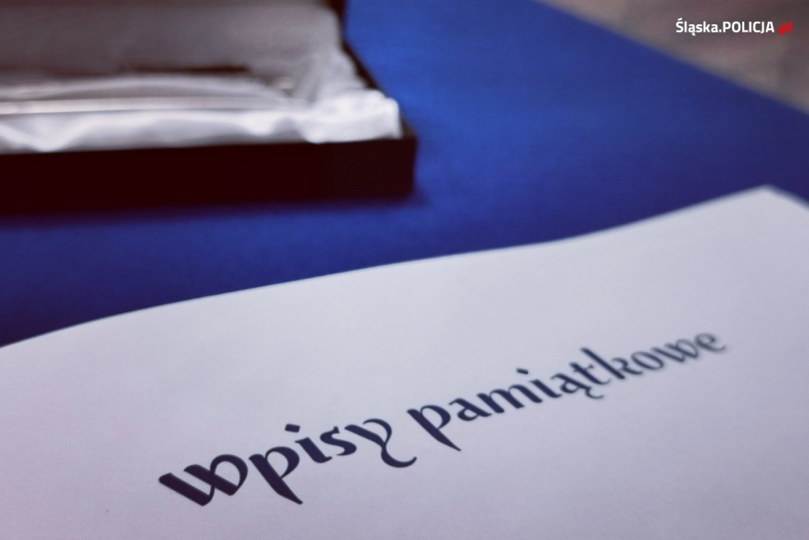 Zdjęcie w galerii na portalu naszraciborz.pl: W katowickiej komendzie policji uczczono pamięć śp. asp. Michała Kędzierskiego wiadomości z regionu