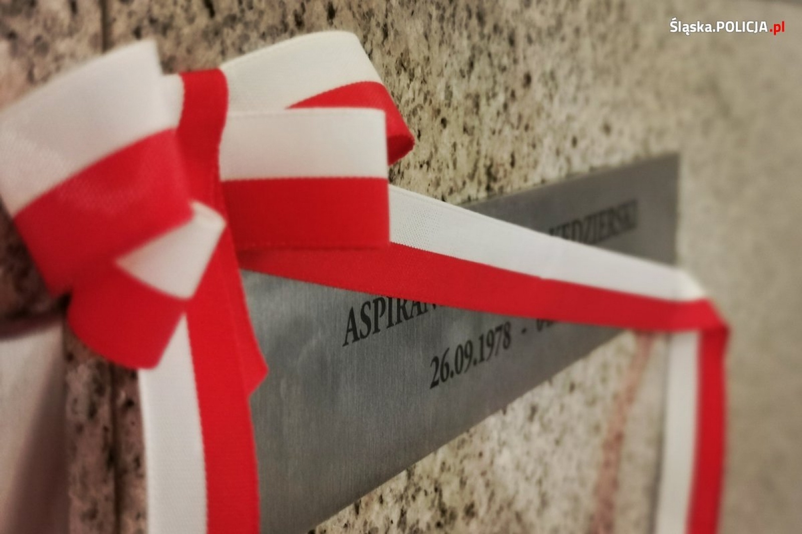 Zdjęcie w galerii na portalu naszraciborz.pl: W katowickiej komendzie policji uczczono pamięć śp. asp. Michała Kędzierskiego wiadomości z regionu