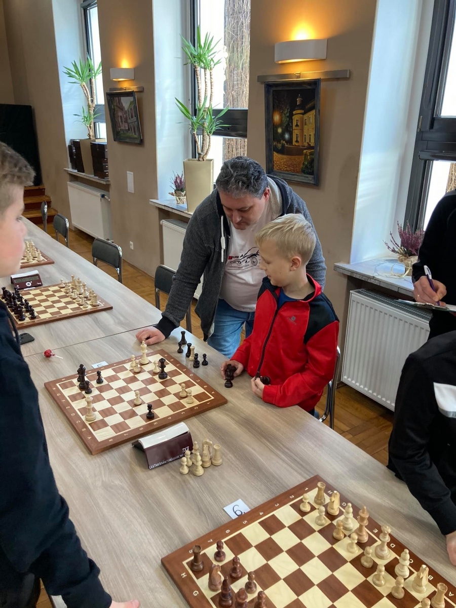 Zdjęcie w galerii na portalu naszraciborz.pl: Niepodległościowy turniej szachowy w Tworkowie wiadomości z regionu