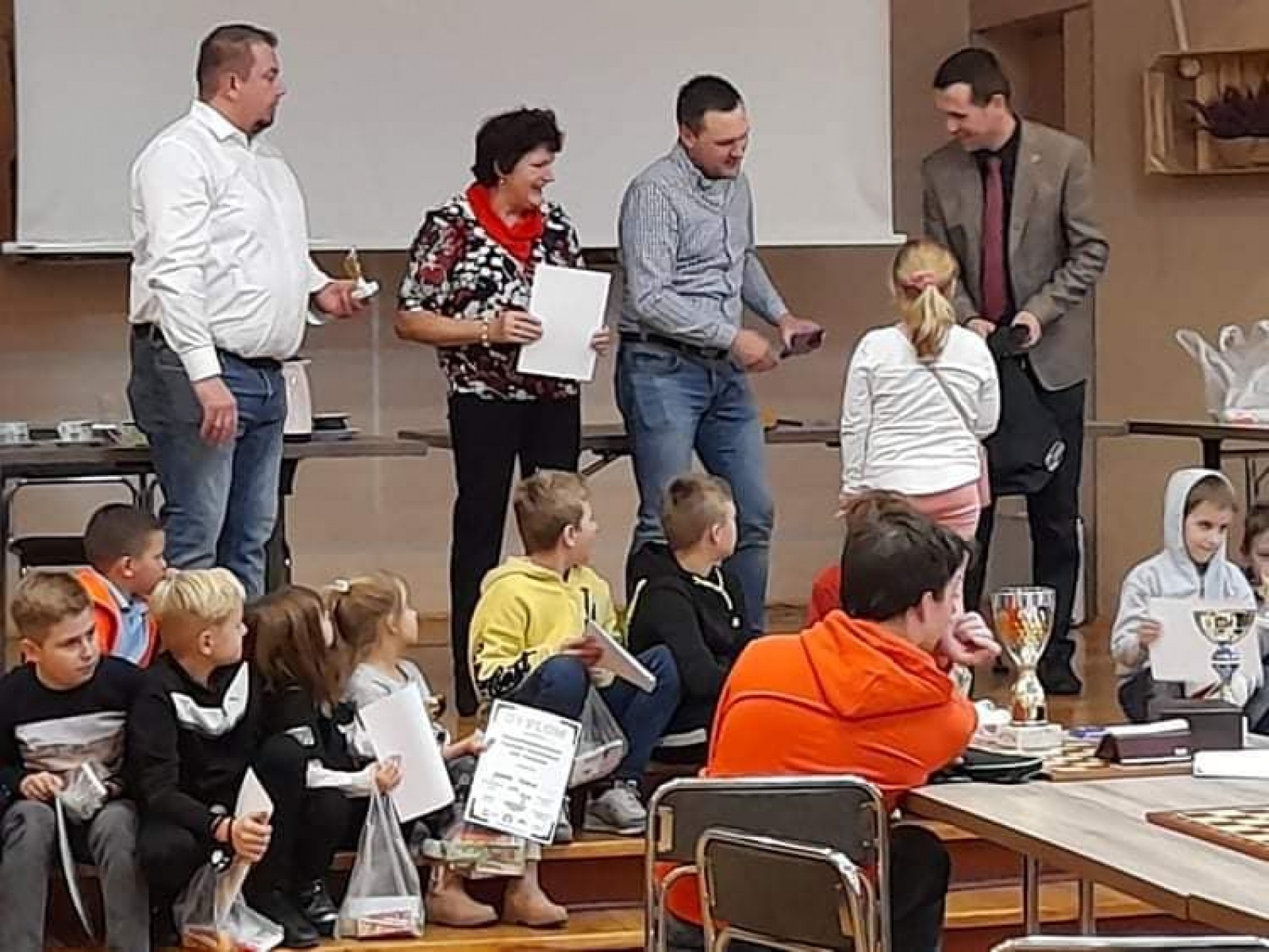 Zdjęcie w galerii na portalu naszraciborz.pl: Niepodległościowy turniej szachowy w Tworkowie wiadomości z regionu