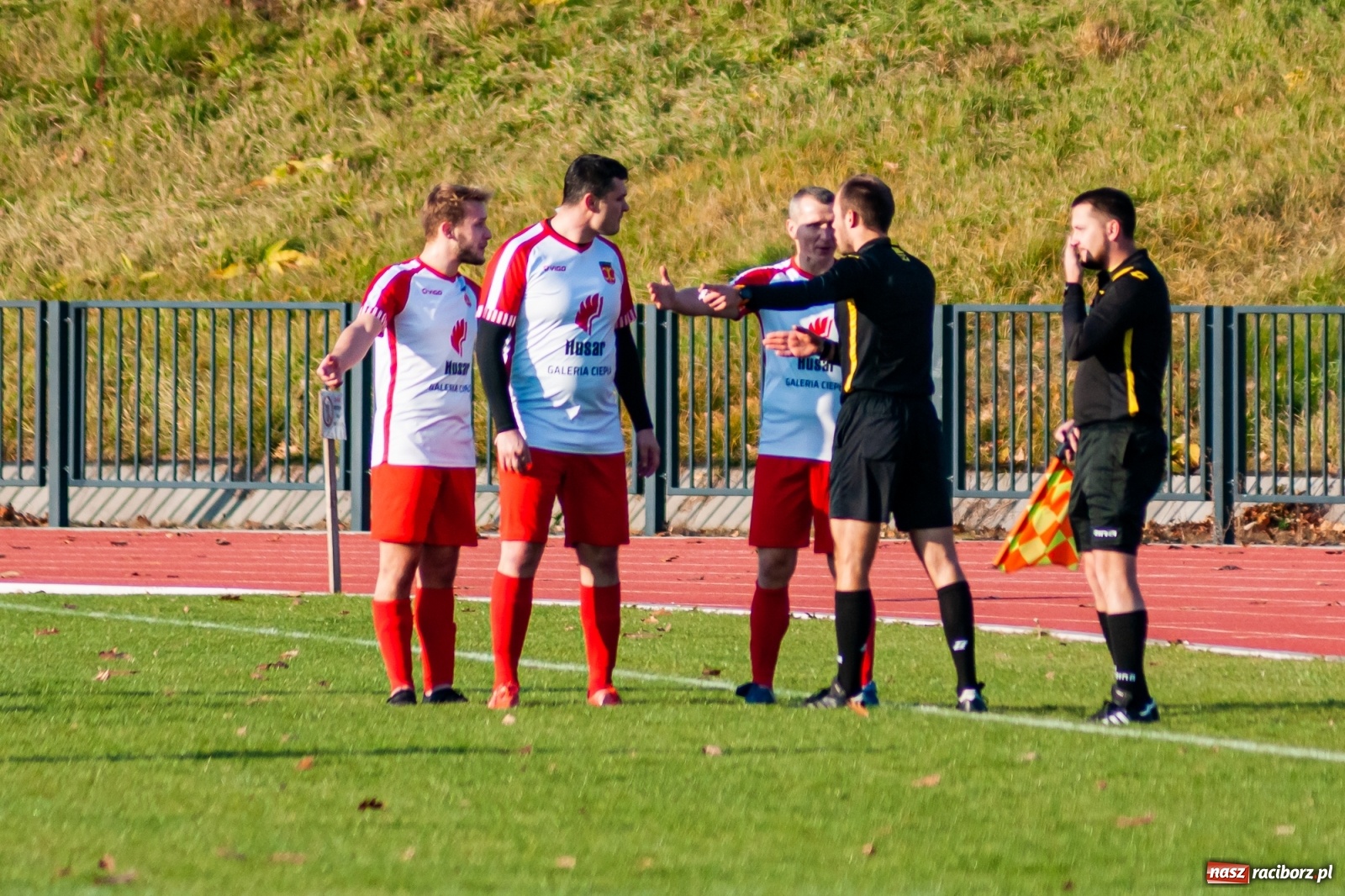 Zdjęcie w galerii na portalu naszraciborz.pl: Świąteczny pogrom przy Zamkowej. Unia rozbiła Czernicę [FOTO] wiadomości z regionu