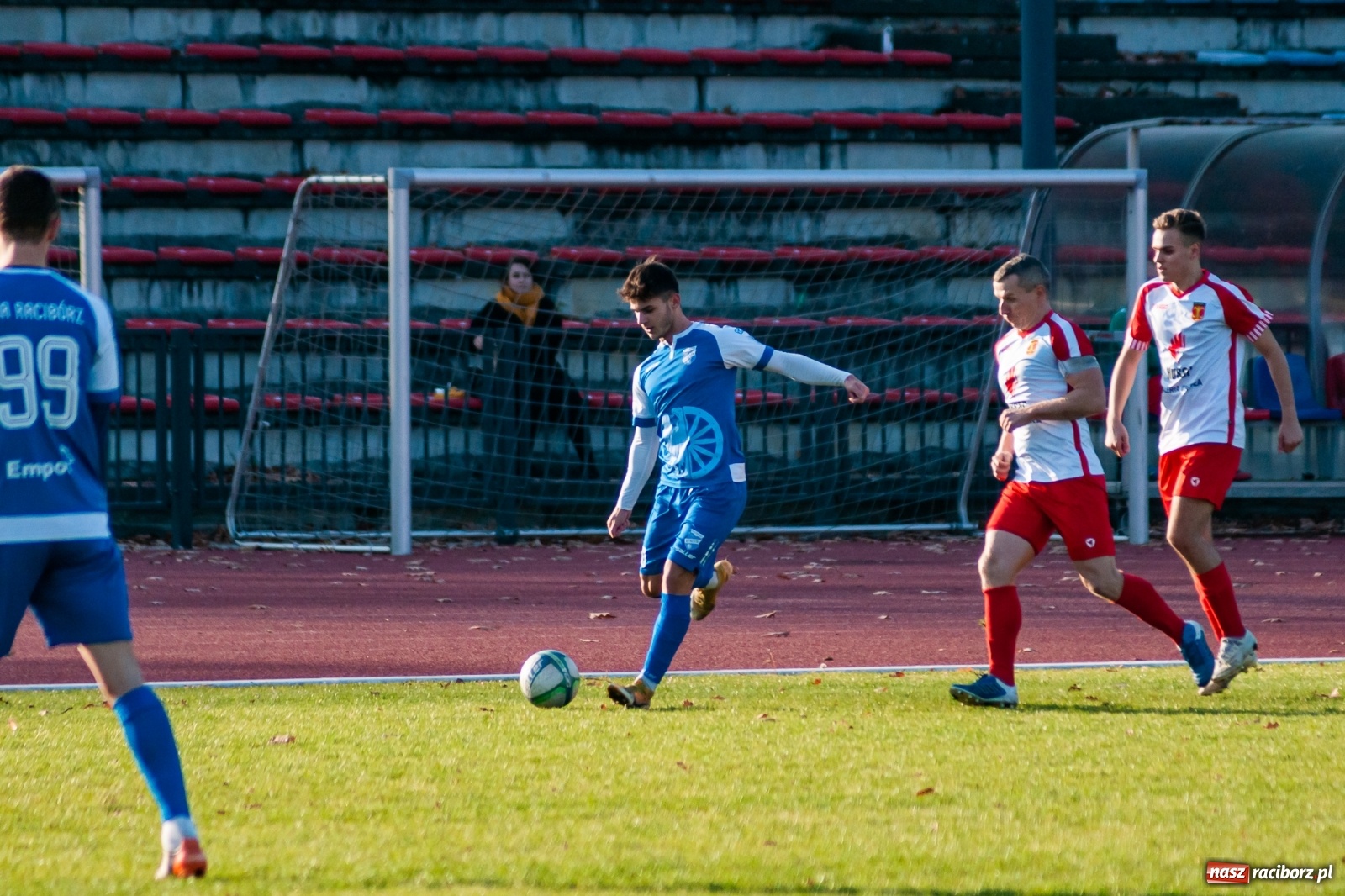 Zdjęcie w galerii na portalu naszraciborz.pl: Świąteczny pogrom przy Zamkowej. Unia rozbiła Czernicę [FOTO] wiadomości z regionu