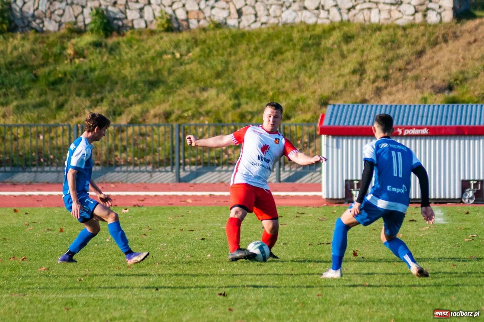 Zdjęcie w galerii na portalu naszraciborz.pl: Świąteczny pogrom przy Zamkowej. Unia rozbiła Czernicę [FOTO] wiadomości z regionu