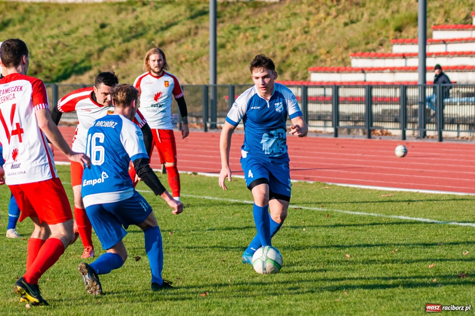 Zdjęcie w galerii na portalu naszraciborz.pl: Świąteczny pogrom przy Zamkowej. Unia rozbiła Czernicę [FOTO] wiadomości z regionu