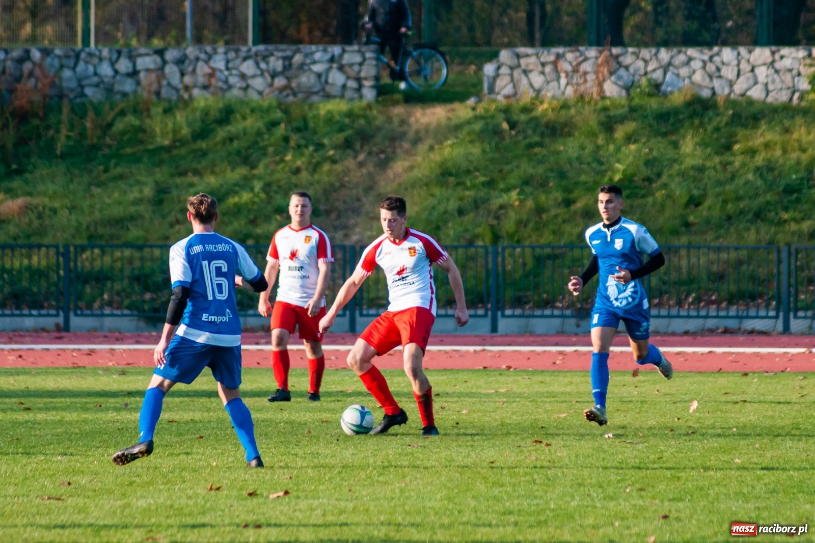 Zdjęcie w galerii na portalu naszraciborz.pl: Świąteczny pogrom przy Zamkowej. Unia rozbiła Czernicę [FOTO] wiadomości z regionu