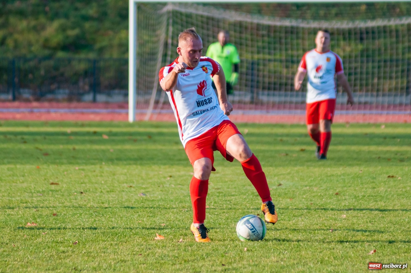 Zdjęcie w galerii na portalu naszraciborz.pl: Świąteczny pogrom przy Zamkowej. Unia rozbiła Czernicę [FOTO] wiadomości z regionu