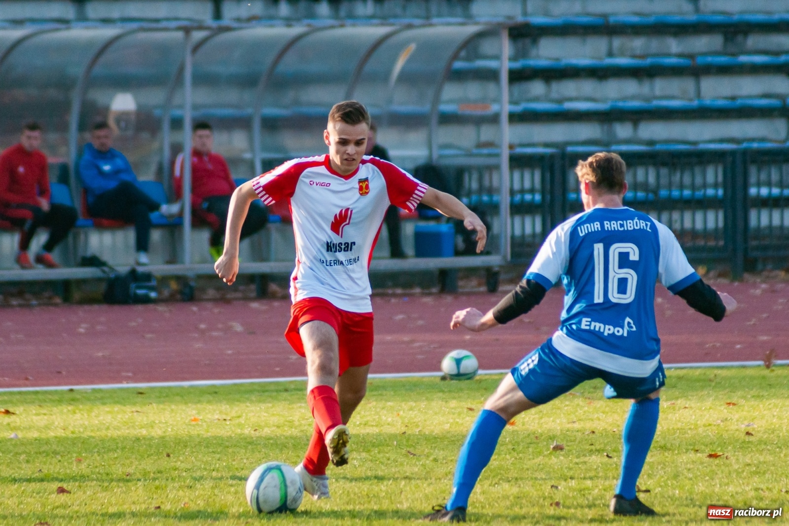 Zdjęcie w galerii na portalu naszraciborz.pl: Świąteczny pogrom przy Zamkowej. Unia rozbiła Czernicę [FOTO] wiadomości z regionu