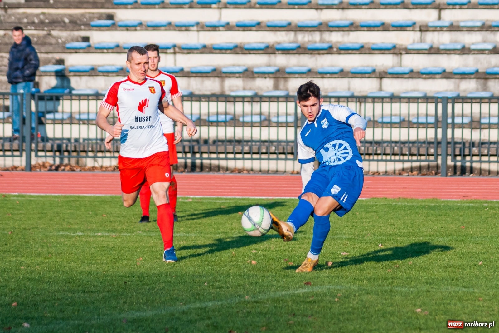 Zdjęcie w galerii na portalu naszraciborz.pl: Świąteczny pogrom przy Zamkowej. Unia rozbiła Czernicę [FOTO] wiadomości z regionu