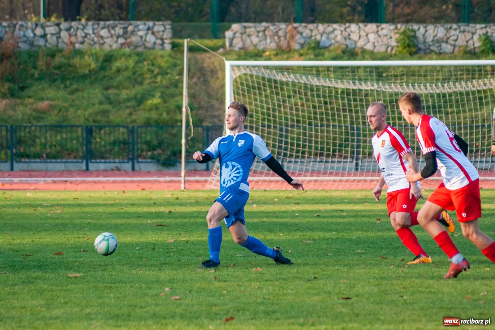 Zdjęcie w galerii na portalu naszraciborz.pl: Świąteczny pogrom przy Zamkowej. Unia rozbiła Czernicę [FOTO] wiadomości z regionu