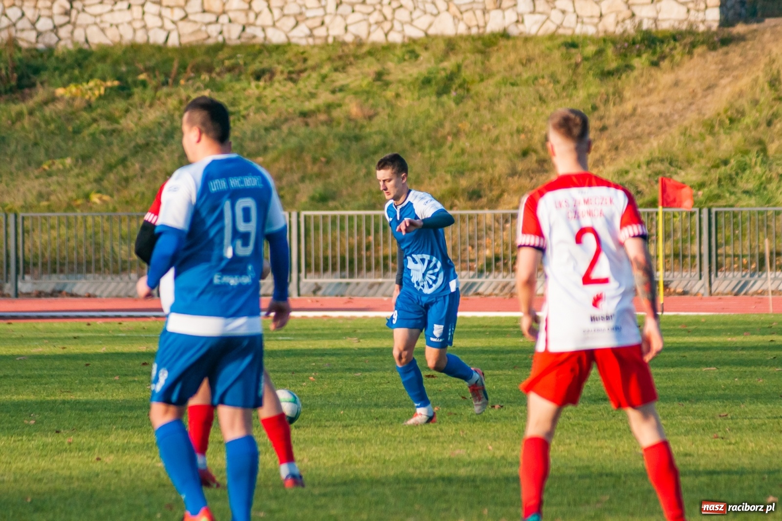Zdjęcie w galerii na portalu naszraciborz.pl: Świąteczny pogrom przy Zamkowej. Unia rozbiła Czernicę [FOTO] wiadomości z regionu