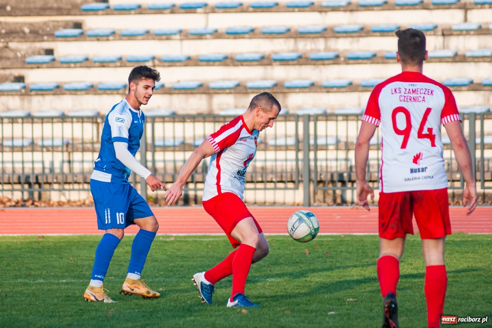 Zdjęcie w galerii na portalu naszraciborz.pl: Świąteczny pogrom przy Zamkowej. Unia rozbiła Czernicę [FOTO] wiadomości z regionu