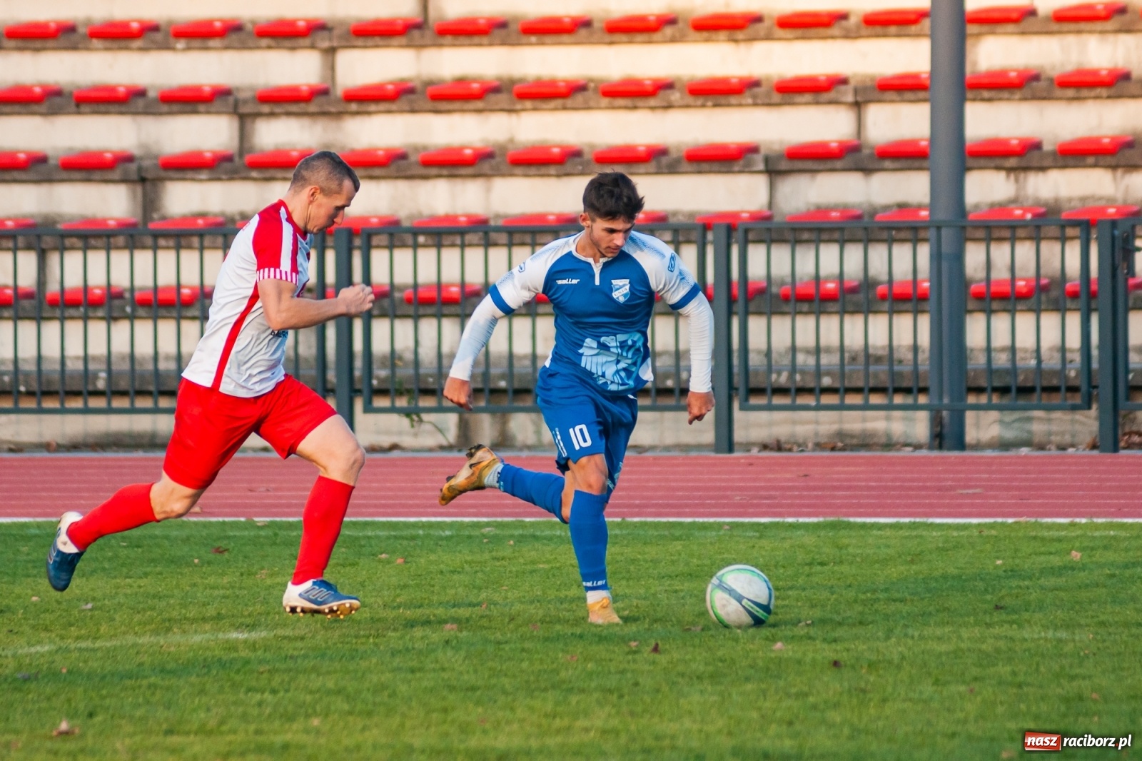 Zdjęcie w galerii na portalu naszraciborz.pl: Świąteczny pogrom przy Zamkowej. Unia rozbiła Czernicę [FOTO] wiadomości z regionu