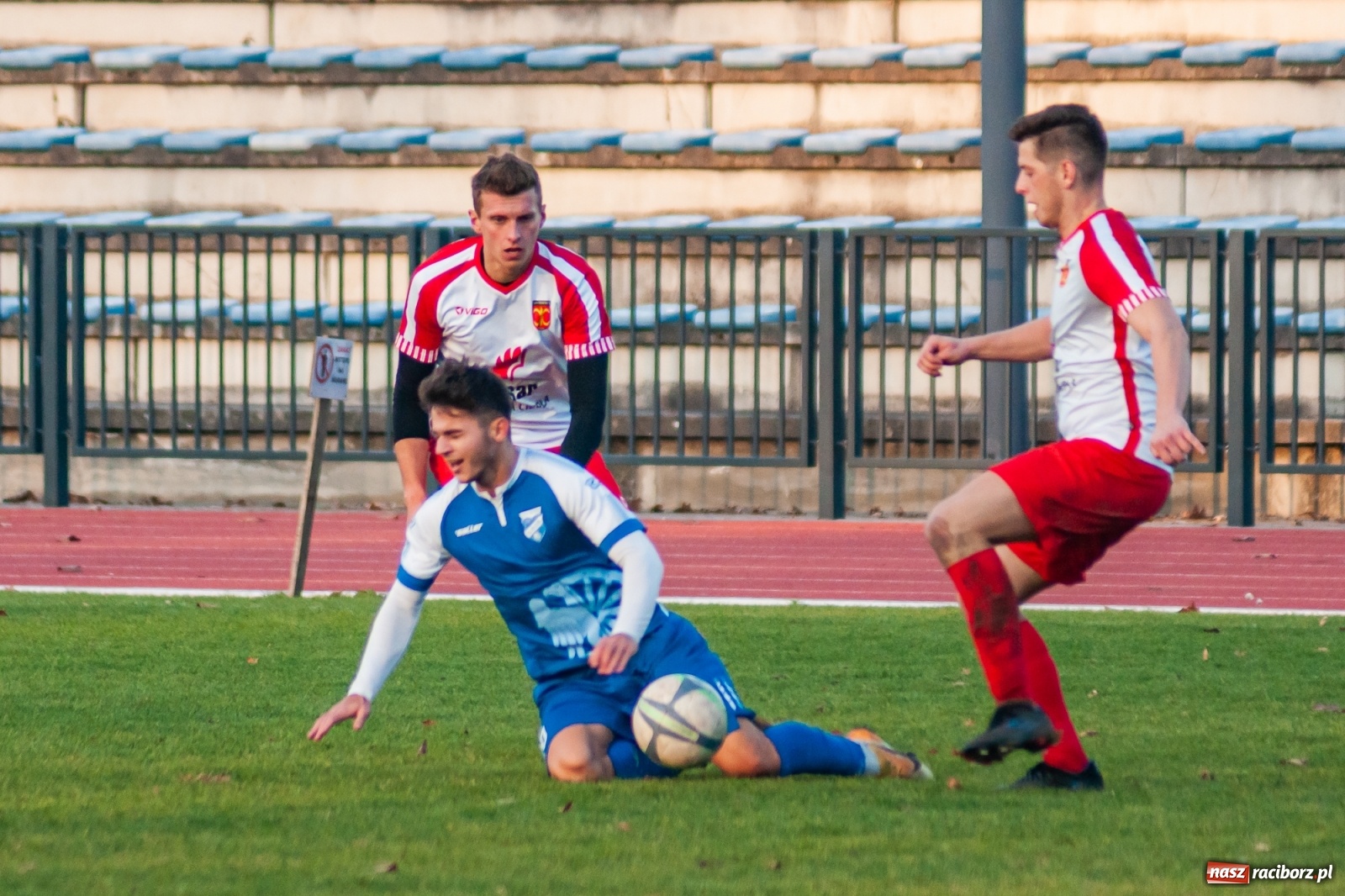 Zdjęcie w galerii na portalu naszraciborz.pl: Świąteczny pogrom przy Zamkowej. Unia rozbiła Czernicę [FOTO] wiadomości z regionu