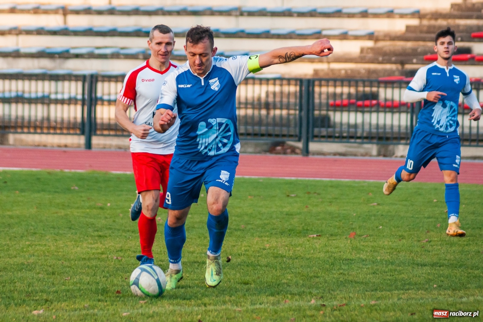 Zdjęcie w galerii na portalu naszraciborz.pl: Świąteczny pogrom przy Zamkowej. Unia rozbiła Czernicę [FOTO] wiadomości z regionu