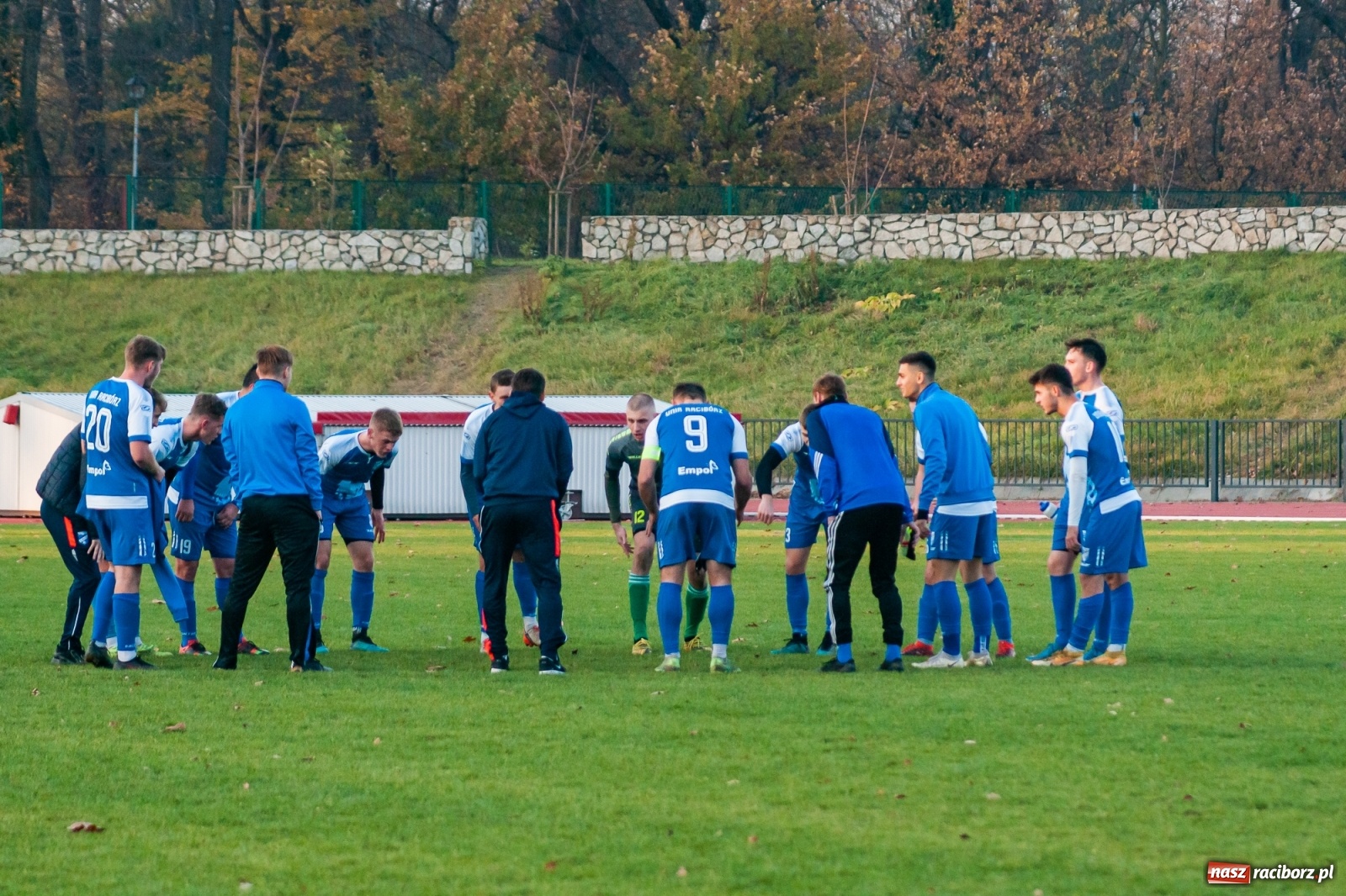 Zdjęcie w galerii na portalu naszraciborz.pl: Świąteczny pogrom przy Zamkowej. Unia rozbiła Czernicę [FOTO] wiadomości z regionu