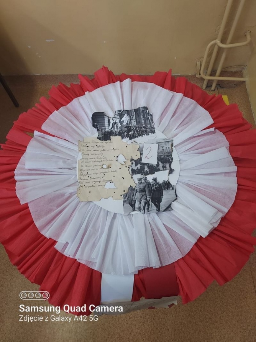 Zdjęcie w galerii na portalu naszraciborz.pl: Narodowe Święto Niepodległości w CKZiU nr 1 w Raciborzu wiadomości z regionu