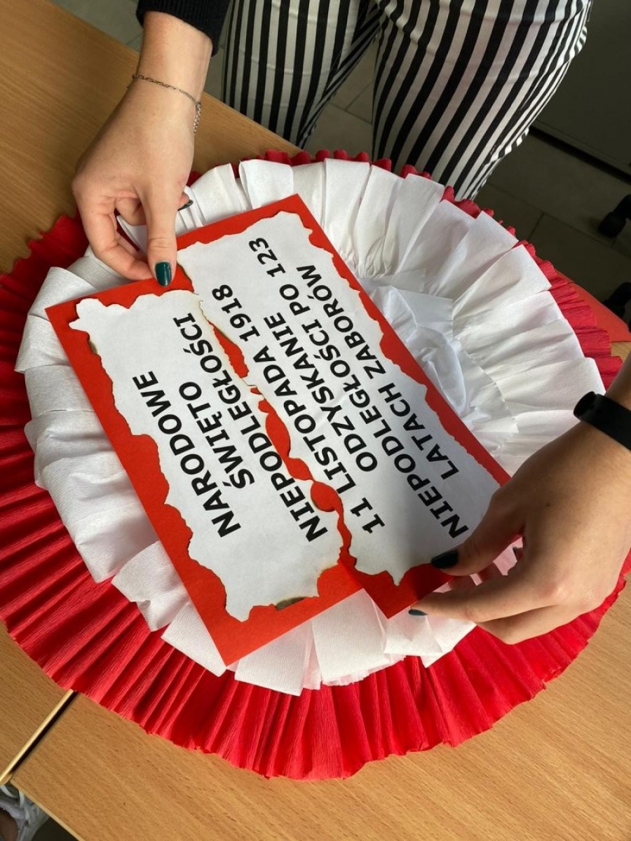 Zdjęcie w galerii na portalu naszraciborz.pl: Narodowe Święto Niepodległości w CKZiU nr 1 w Raciborzu wiadomości z regionu