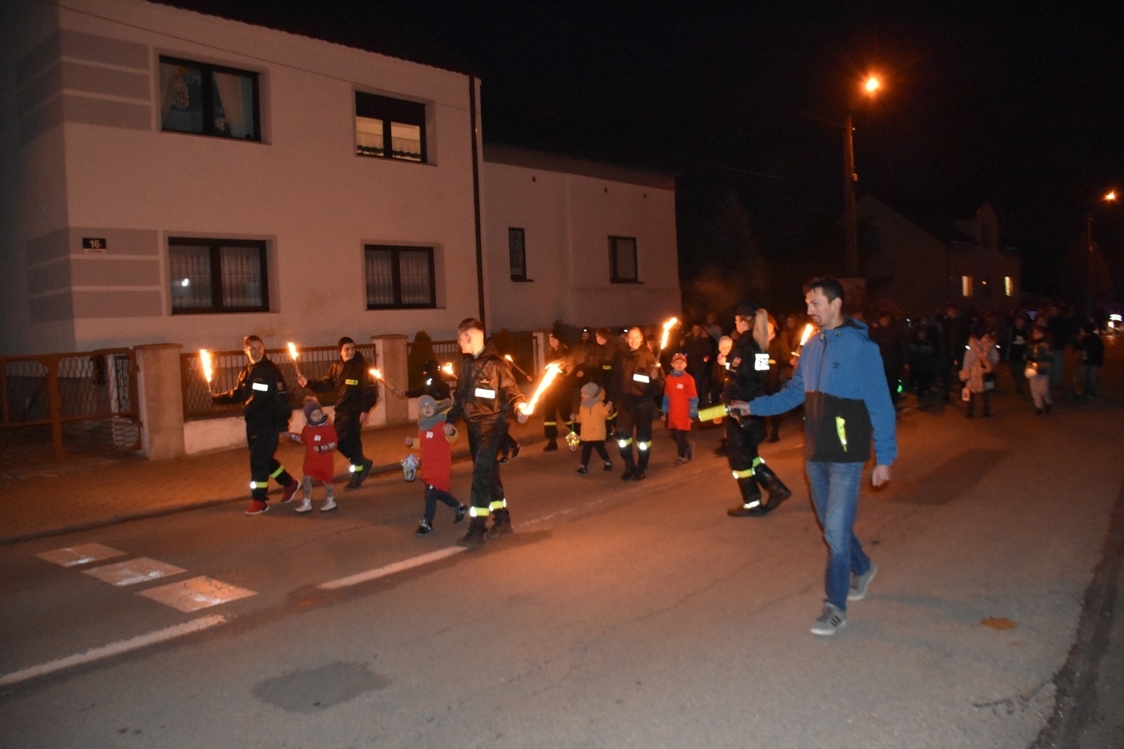 Zdjęcie w galerii na portalu naszraciborz.pl: Święty Marcin przemaszerował ulicami Krzyżanowic [FOTO] wiadomości z regionu