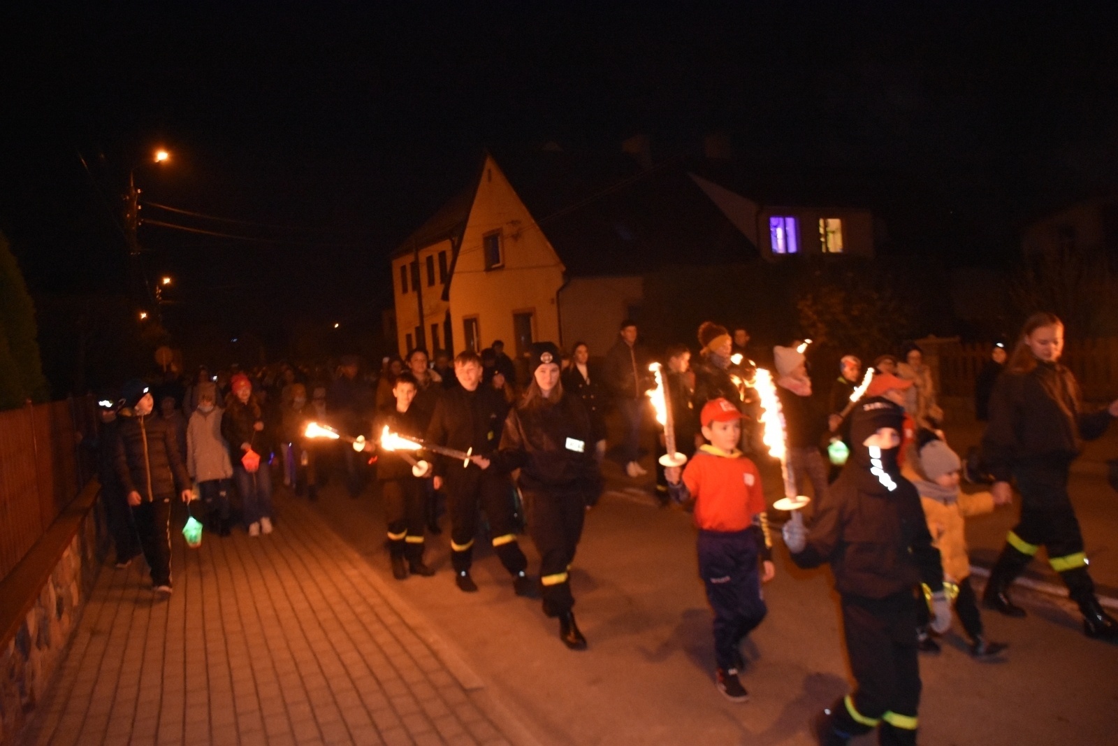 Zdjęcie w galerii na portalu naszraciborz.pl: Święty Marcin przemaszerował ulicami Krzyżanowic [FOTO] wiadomości z regionu